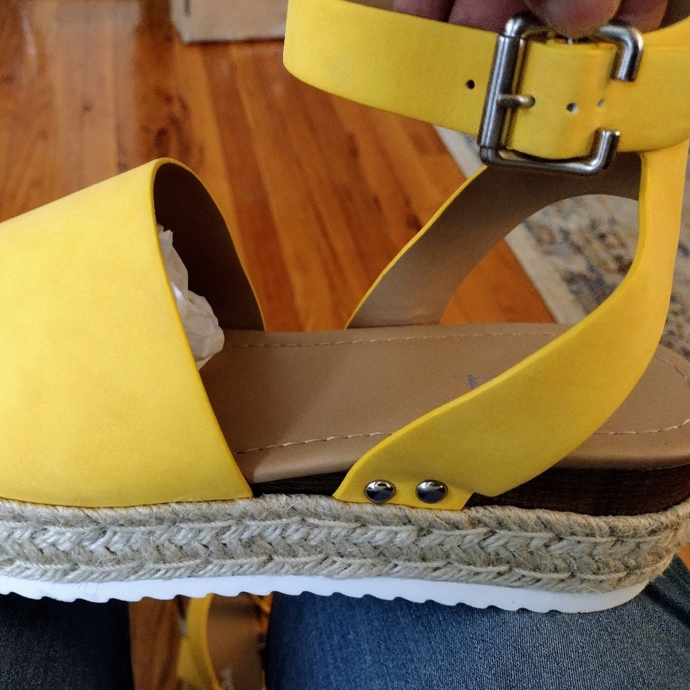 Women's size 9, yellow Soda Espadrilles Summer Sandals